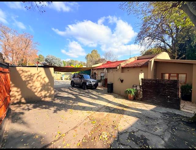 1 BEDROOM PROPERTY TO RENT IN WOODMEAD